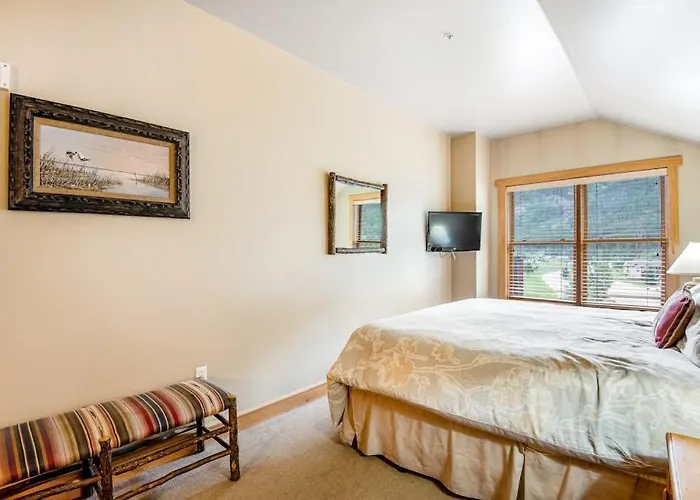 Apartment Lofty Quarters #409 *